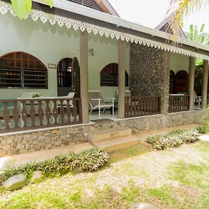 https://romance-bungalows.maheislandhotels.com