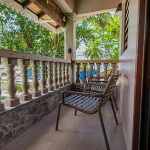 https://romance-bungalows.maheislandhotels.com